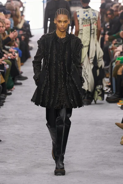 Look 24